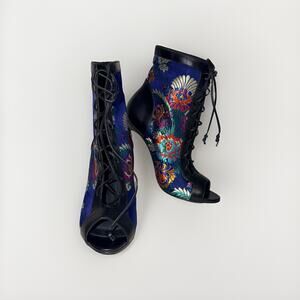 Angela Mitchell Vehuel Booties Size 39 Embroidered Made In Italy US Size 8.5
